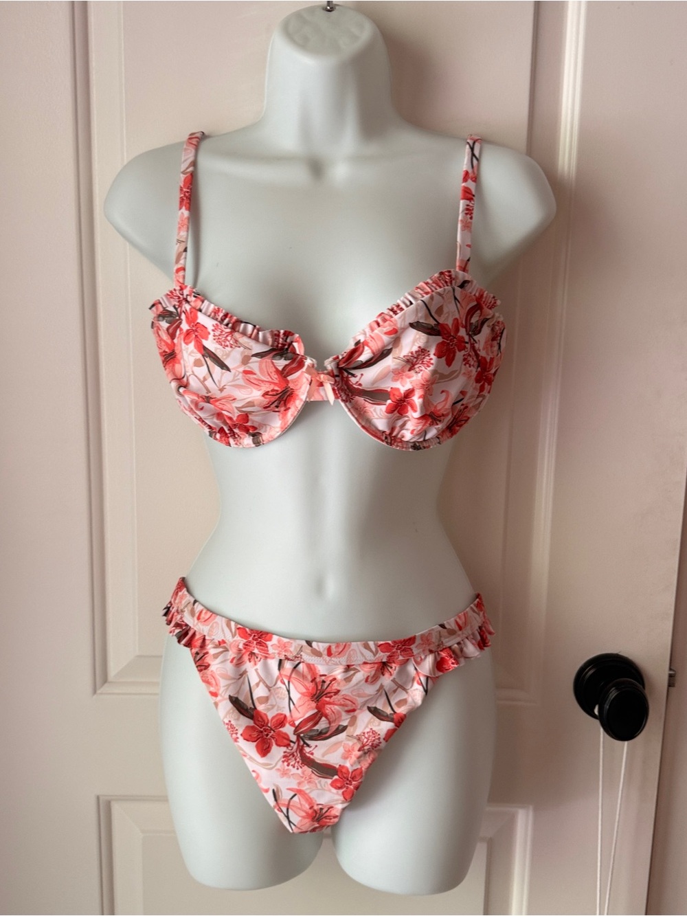 Phax Floral Ruffle Underwire Bikini in Coral Pink and White. L, Nwt